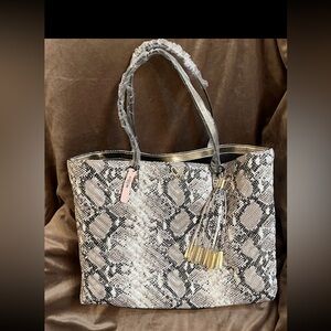 NWT-Rare Python Print Victoria’s Secret V-Quilt Tote / Gateway Bag